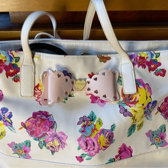 BETSEY JOHNSON WHITE MULTICOLORED FLORAL PRINT TOTE BAG PURSE - Picture 5 of 5